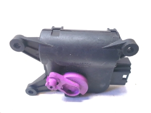AUDI A4 B7 (2004–2008) Salongi soojenduse klapi mootor 8E1820511A - 2