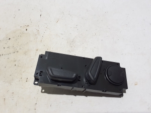 Interrupteur de commande de siège avant sur le siège - LJ8T14B709AA