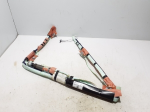   Katuse turvapadi  - LJ8BR042D95AE 