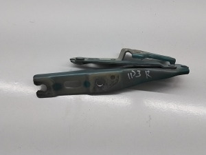   Hood hinge  - 10A823302A 