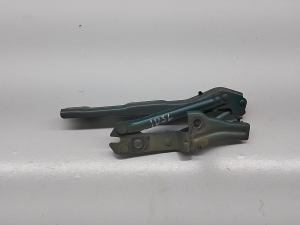 Hood hinge - 10A823301A