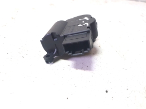Volkswagen Touareg I (2002–2010) Salongi soojenduse klapi mootor 7L0907511B - 3
