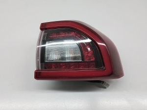 Hintere Eckleuchte und ihre Teile - 92402G51