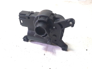 Volkswagen Touareg I (2002–2010) Salongi soojenduse klapi mootor 7L0907511AD - 3