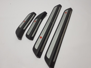 AUDI Q5 (2008–2017) Inner sill trim 8R0853376C - 2