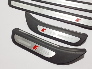 AUDI Q5 (2008–2017) Inner sill trim 8R0853376C - 3