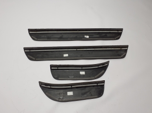 AUDI Q5 (2008–2017) Inner sill trim 8R0853376C - 4