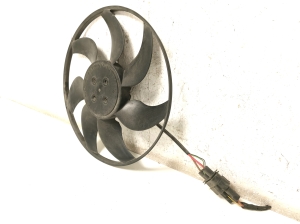 AUDI A4 B9 (2015–2026) Dzesēšanas ventilators un tā daļas 8W0959455 - 3