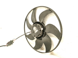 AUDI A4 B9 (2015–2026) Dzesēšanas ventilators un tā daļas 8W0959455 - 5