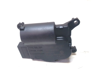 Volkswagen Touareg I (2002–2010) Salongi soojenduse klapi mootor 52411483R01 - 4