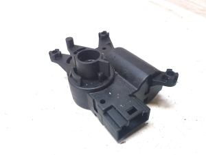 Volkswagen Transporter T5 (2003–2015) Salongi soojenduse klapi mootor 7L0907511 - 3