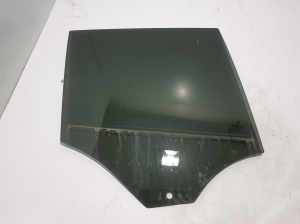 Rear side door glass - 7388870