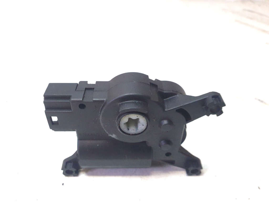 Opel Astra H (2004–2010) Salongi soojenduse klapi mootor 52406337R02 Opel Astra H (2004–2010) Salongi soojenduse klapi mootor 52406337R02