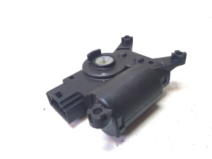 Opel Astra H (2004–2010) Salongi soojenduse klapi mootor 52406337R02 - 4