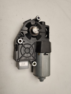 Mercedes Benz E-Class W212 (2009–2015) Schiebedachmotor A2128200008 - 4