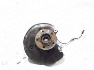 Front wheel hub - 6876852