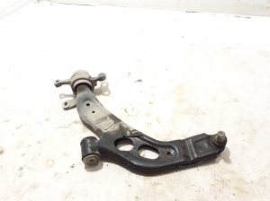 Front control arm - 6879843