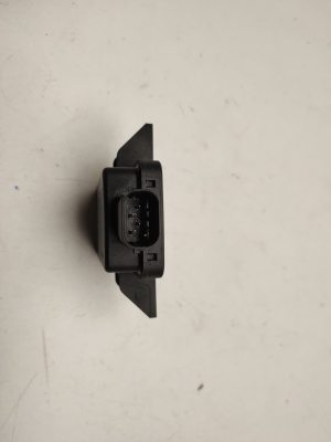 Mercedes Benz E-Class W212 (2009–2015) Tire pressure control module A0009008402 - 2