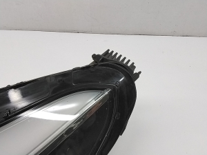 Tesla Model 3 3 (2016–2024) Esituli 107737550B - 11
