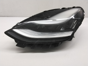 Tesla Model 3 3 (2016–2024) Esituli 107737550B - 4
