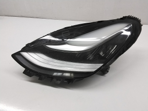 Tesla Model 3 3 (2016–2024) Esituli 107737550B - 9