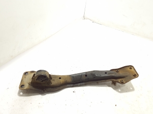 Engine bracket with mount - 112408H300