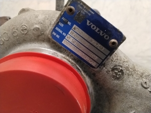 VOLVO V60 (2018–2026) Turbo 32240493 - 3