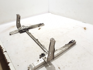 BMW X1 F48 (2015–2022) Radiator bracket 7301605 - 2