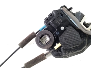 LEXUS CT 200h ZWA10 (2010–2017) Rear side door lock 6906033131 - 3
