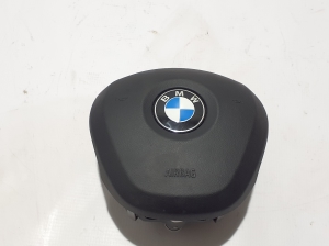 Steering wheel airbag - 6873848
