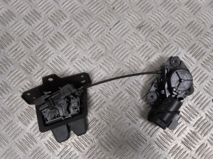 VOLVO XC90 (2015–2024) Trunk lid lock 32394629 - 3