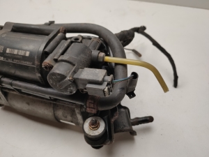 Mercedes Benz E-Class W212 (2009–2015) Luftfederung Kompressor A2123200104 - 3