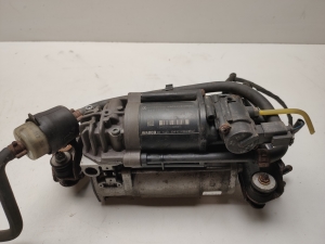 Mercedes Benz E-Class W212 (2009–2015) Luftfederung Kompressor A2123200104 - 5