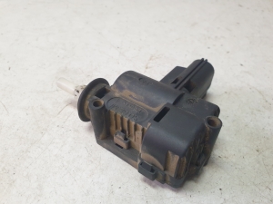 Ford Mondeo IV (2007–2015) Kütuse täiteava korgi lukustus 604412200 - 2