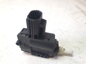 Ford Mondeo IV (2007–2015) Kütuse täiteava korgi lukustus 604412200 - 3