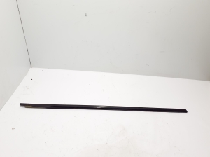 Front door outer window molding - 83A837476A