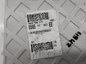 Ford Kuga (2012–2019) Kaitsmekarp salongis F1FT14A073EE - 3