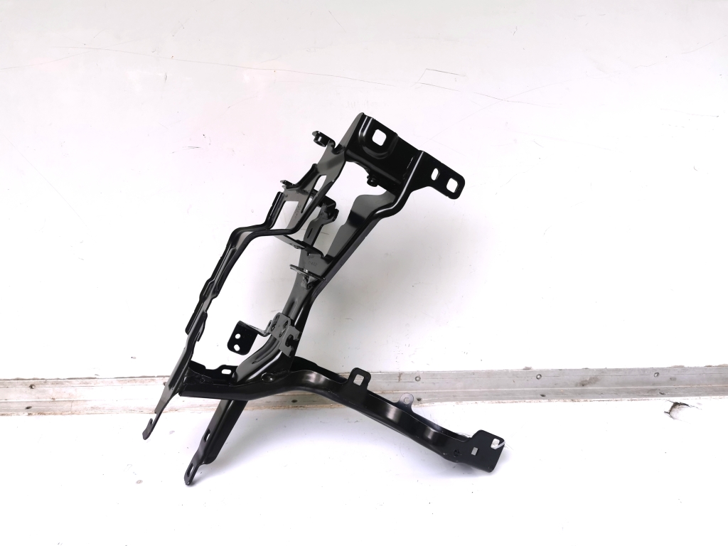 BMW X5 G05 (2018–2026) Scheinwerferhalter 51647421710 BMW X5 G05 (2018–2026) Scheinwerferhalter 51647421710