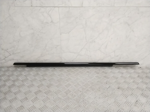 Lèche-vitre extérieur de porte arrière - 7404031