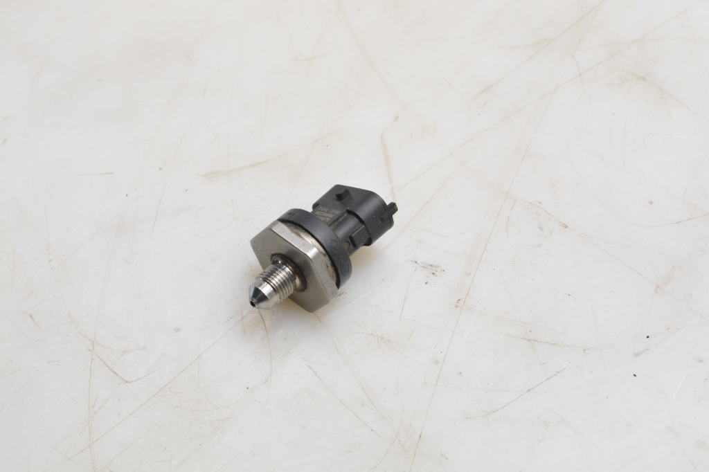 Kia Sportage (2010–2016) Kraftstoffhochdrucksensor 353422E500 Kia Sportage (2010–2016) Kraftstoffhochdrucksensor 353422E500