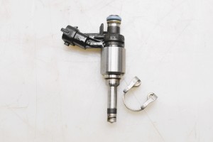 Injektor Einspritzdüse - 353102B110
