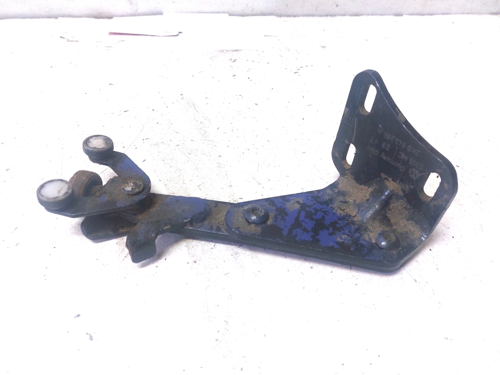 Volkswagen Caddy III (2004–2015) Rear side door lower hinge 2K0843398A Volkswagen Caddy III (2004–2015) Rear side door lower hinge 2K0843398A