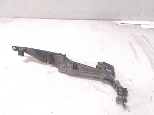 Front fender bracket - 7S71A02476AE