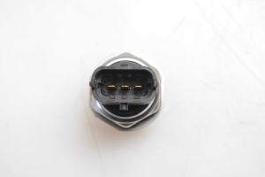 Opel Astra J (2009–2017) Fuel rail pressure sensor 45PP35 - 2