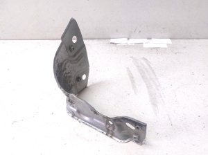 Front fender bracket - 3AA821141