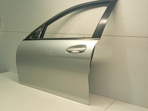 Mercedes Benz C-Class 204 (2007–2014) Priekšējās durvis un to detaļas - 2