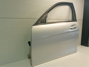 Mercedes Benz C-Class 204 (2007–2014) Priekšējās durvis un to detaļas - 5