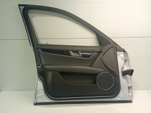 Mercedes Benz C-Class 204 (2007–2014) Priekšējās durvis un to detaļas - 6