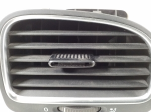 Volkswagen Golf VI (2008–2013) Dashboard air vent grilles 5K0819710D - 4