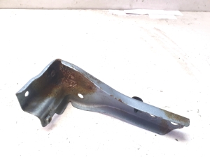 Halter Kotflügel vorne - 8AAG0L